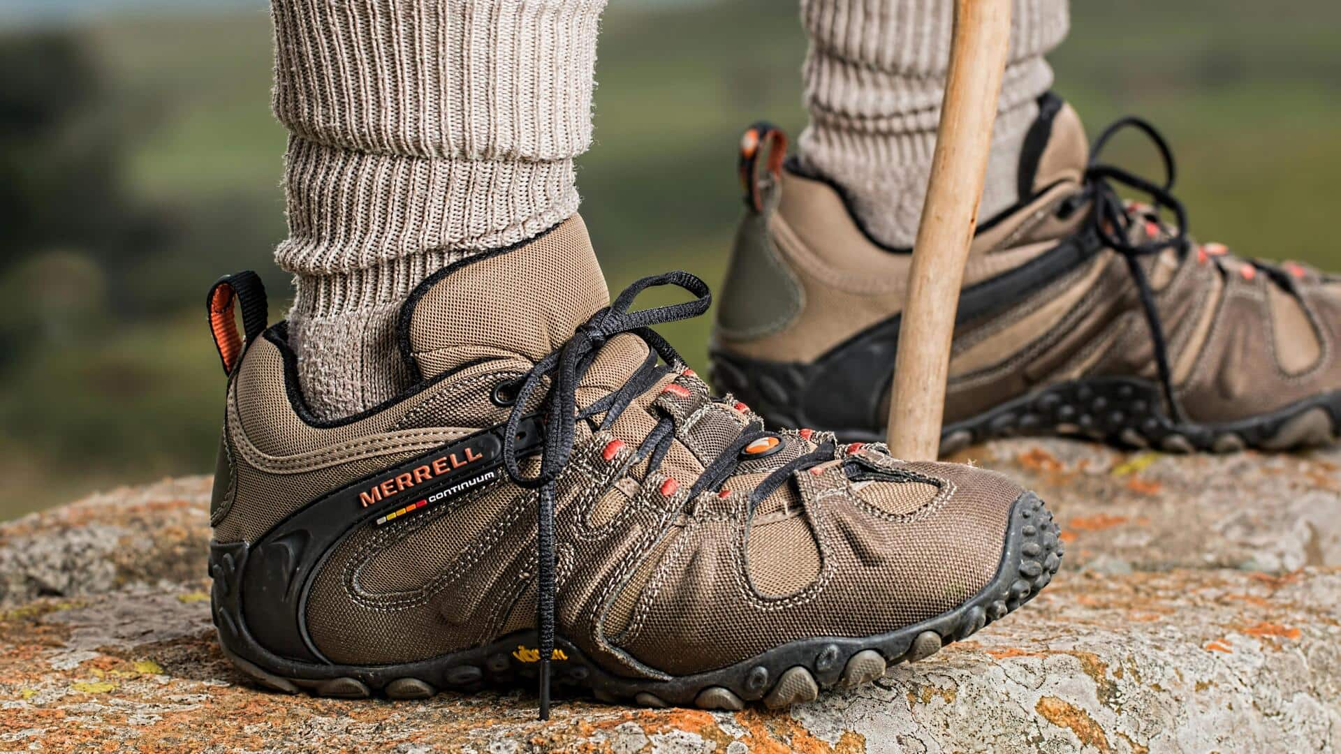 हाइकिंग के लिए सही फुटवियर चुनते समय इन बातों का रखें ध्यान