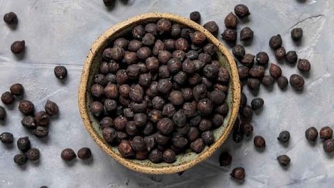 रोजाना एक कटोरी काले चने खाने से मिल सकते हैं ये फायदे