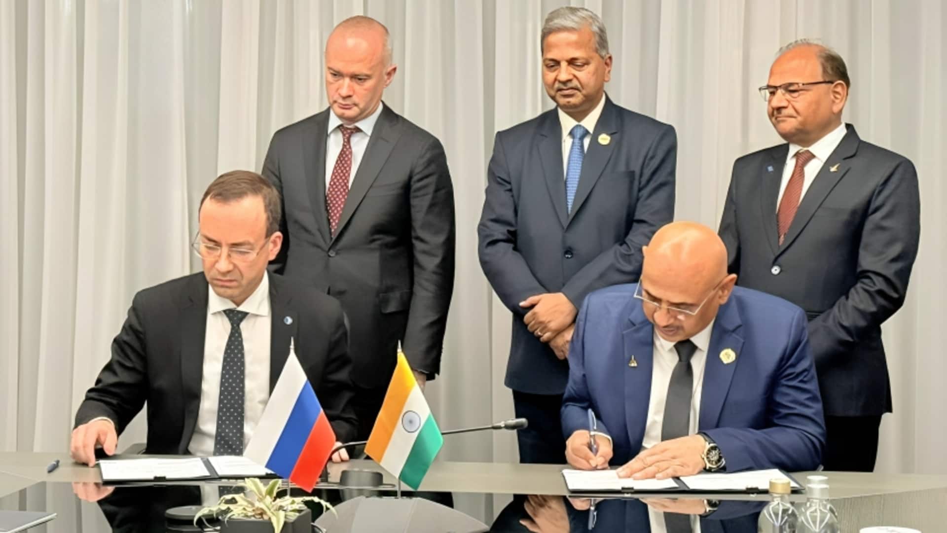 भारत अब रूस के साथ मिलकर बनाएगा नागरिक विमान, अमेरिका और यूरोप को झटका भारत अब रूस के साथ मिलकर बनाएगा नागरिक विमान, अमेरिका और यूरोप को झटका