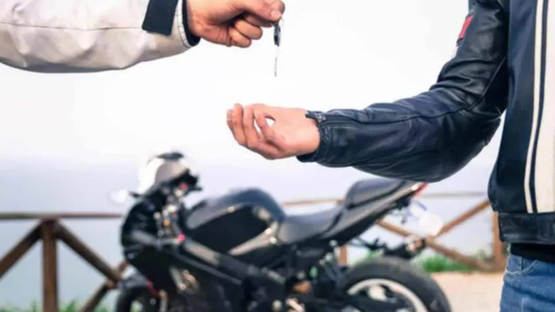 नई बाइक खरीद रहे हैं? ये जरूरी एक्सेसरीज लेना बिल्कुल न भूलें