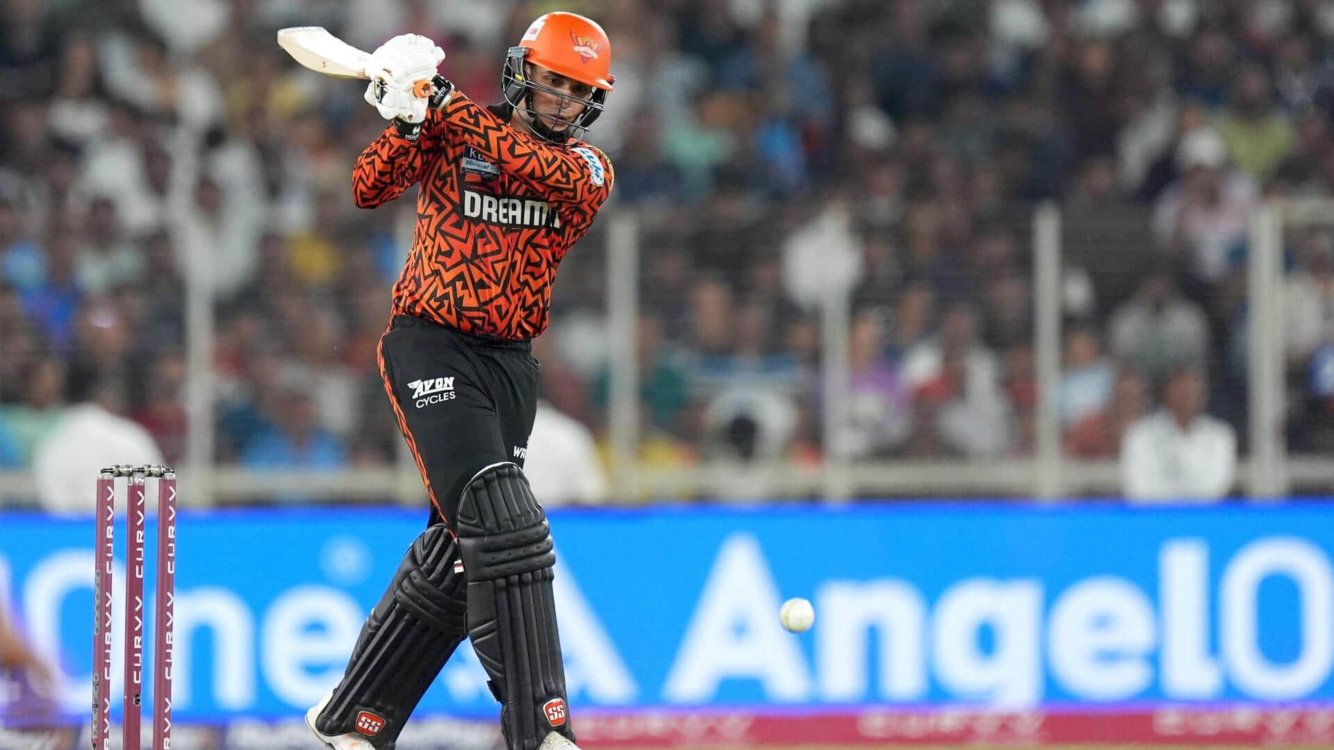IPL 2025: अभिषेक शर्मा ने GT के खिलाफ जड़ा दूसरा अर्धशतक, जानिए उनके आंकड़े IPL 2025: अभिषेक शर्मा ने GT के खिलाफ जड़ा दूसरा अर्धशतक, जानिए उनके आंकड़े