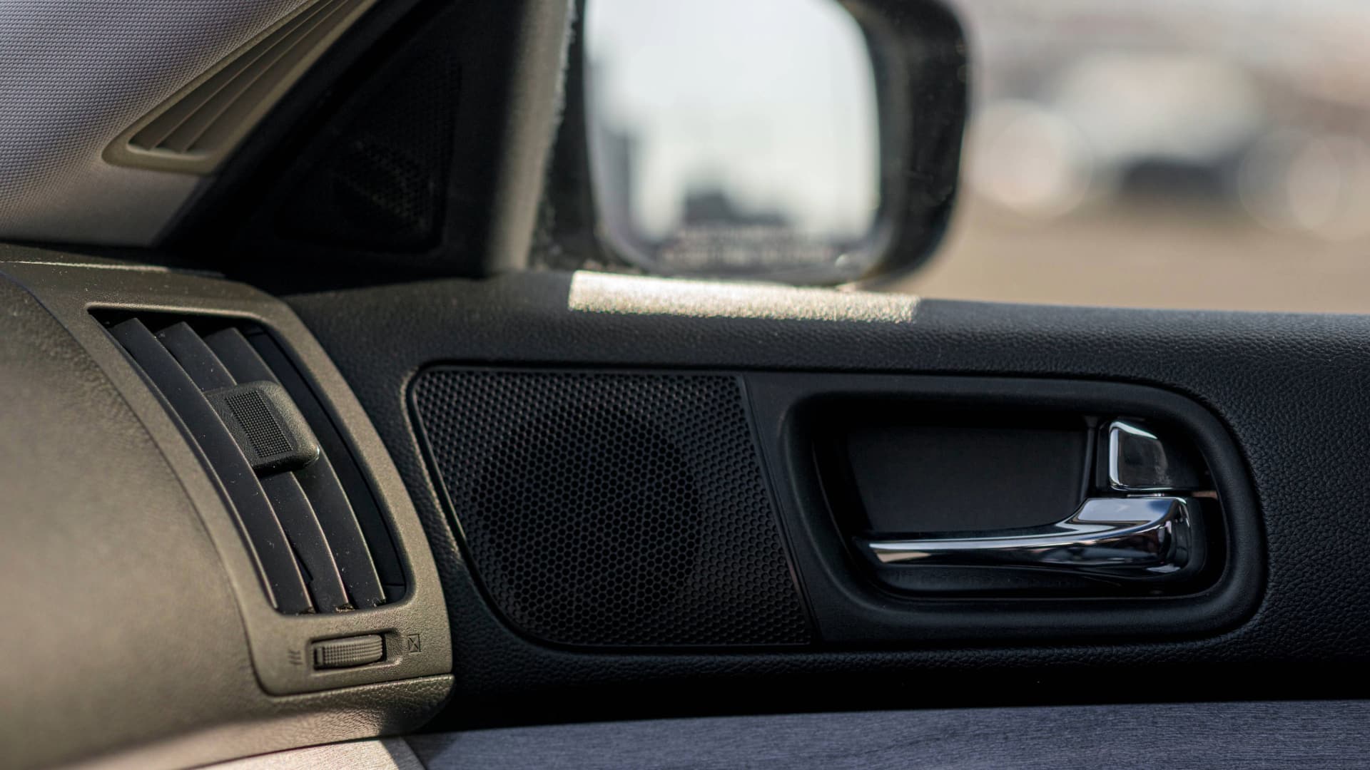 कार में क्या काम करता है स्पीड-सेंसिंग ऑटो डोर लॉक? जानिए इसके फायदे और नुकसान कार में क्या काम करता है स्पीड-सेंसिंग ऑटो डोर लॉक? जानिए इसके फायदे और नुकसान