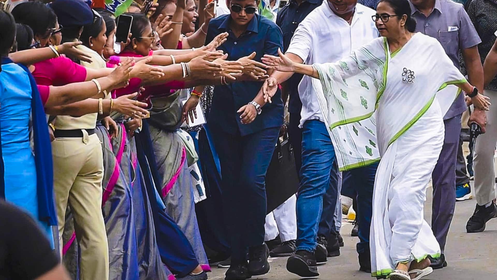 ED के खिलाफ ममता बनर्जी का प्रदर्शन, कहा- मेरे पास अमित शाह के घोटाले के सबूत