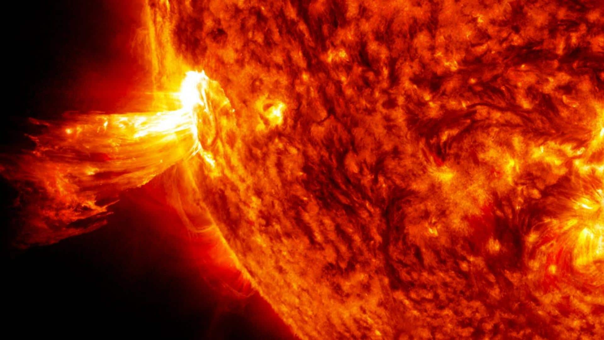 नासा ने सूर्य पर बड़े कोरोनल होल का लगाया पता, सौर तूफान आने का खतरा बढ़ा