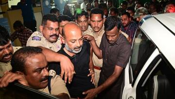 प्रधानमंत्री मोदी के दौरे से पहले हिरासत में लिए गए तेलंगाना भाजपा के अध्यक्ष