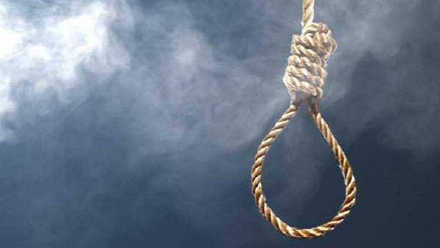 परिवार की गैरमौजूदगी में उठाया खौफनाक कदम परिवार की गैरमौजूदगी में उठाया खौफनाक कदम