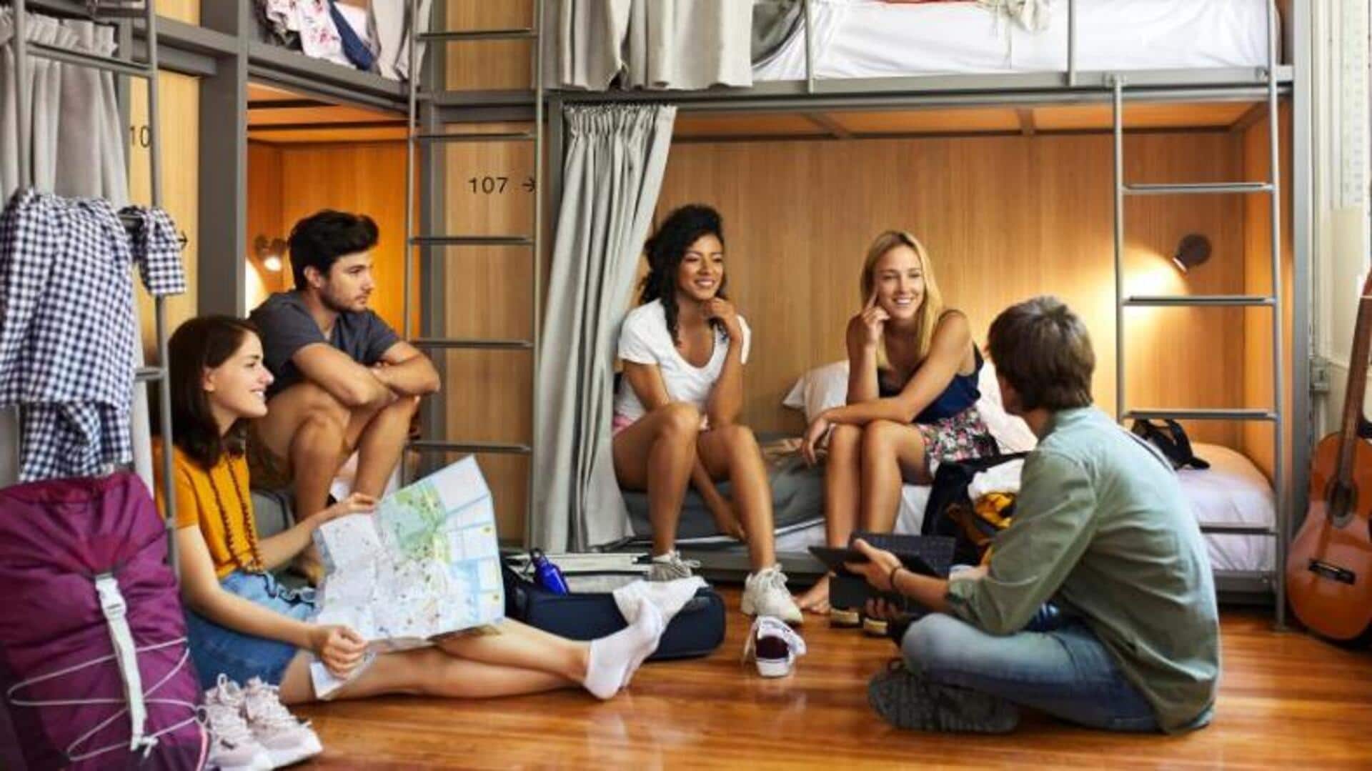 यात्रा के दौरान हॉस्टल में रहने की सोच रहे हैं? इन 5 बातों का रखें ध्यान