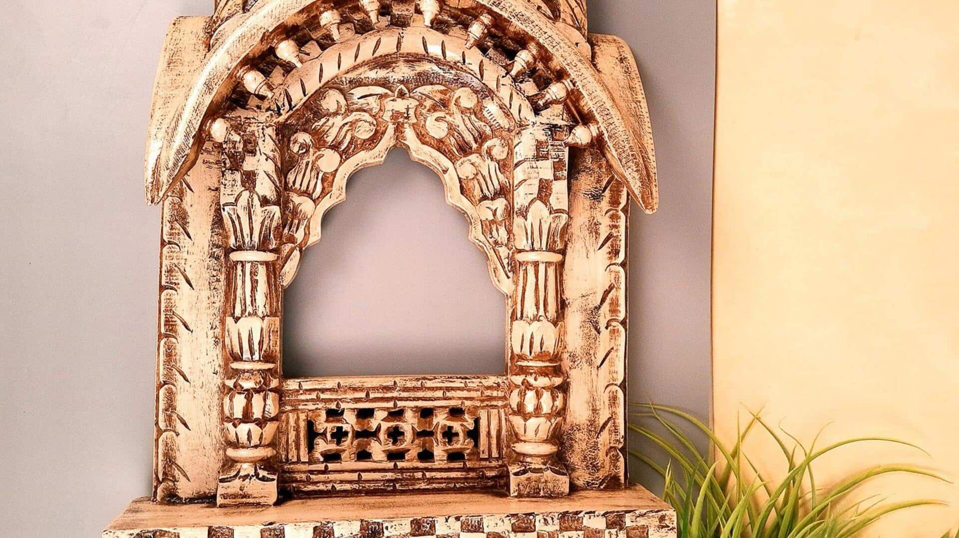 अपने घर की सजावट को आकर्षक बनाने के लिए चुनें झरोखे की खिड़कियां
