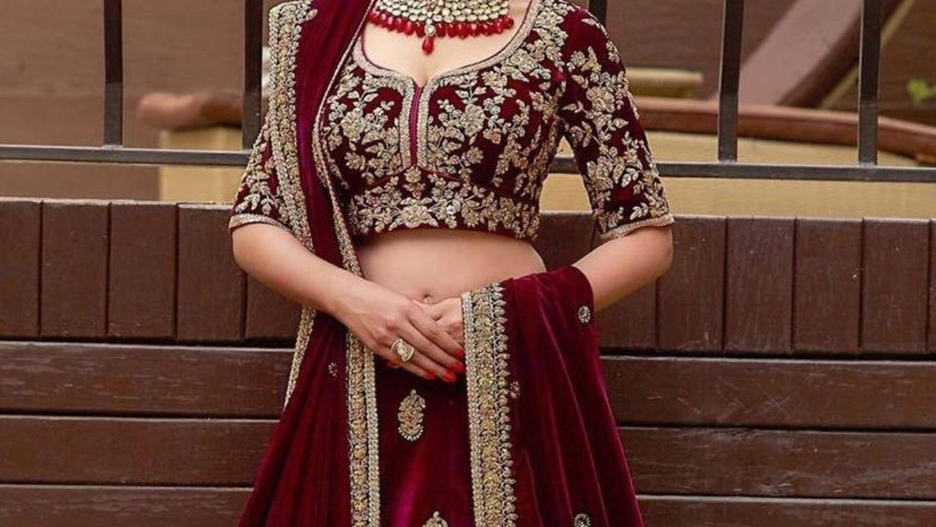 सर्दियों की शादियों के लिए बेहतरीन हैं वेलवेट कपड़े, जरूर आजमाएं 