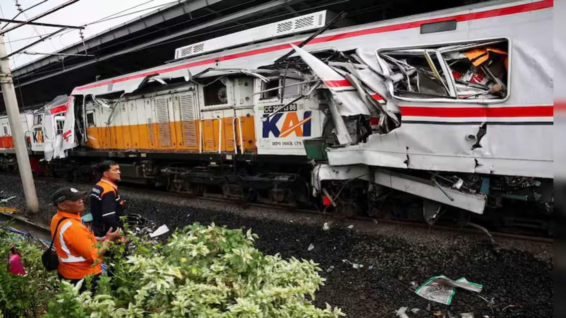 इंडोनेशिया के बेकासी में खड़ी ट्रेन से टकराई लंबी दूरी की ट्रेन, अब तक 14 मौत