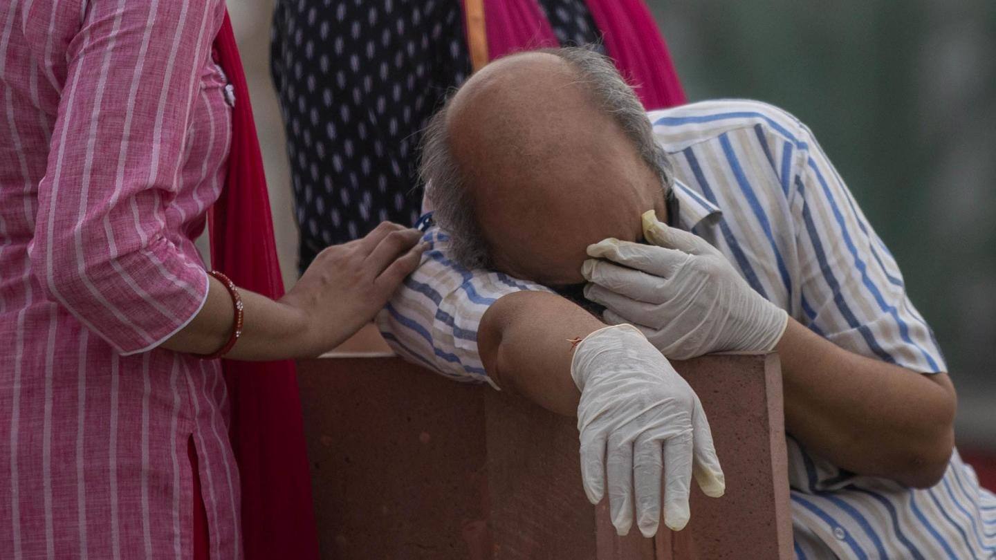 देश में 2.62 लाख लोगों की जान ले चुका है कोरोना देश में 2.62 लाख लोगों की जान ले चुका है कोरोना