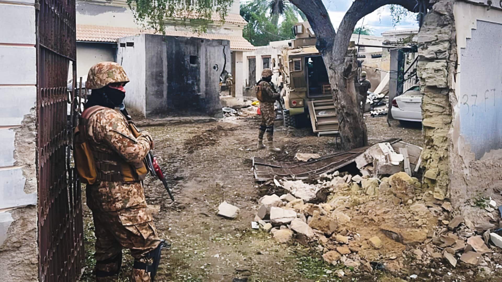 पाकिस्तान के खैबर पख्तूनख्वा में सुरक्षा बलों के साथ मुठभेड़ में 24 आतंकी मारे गए