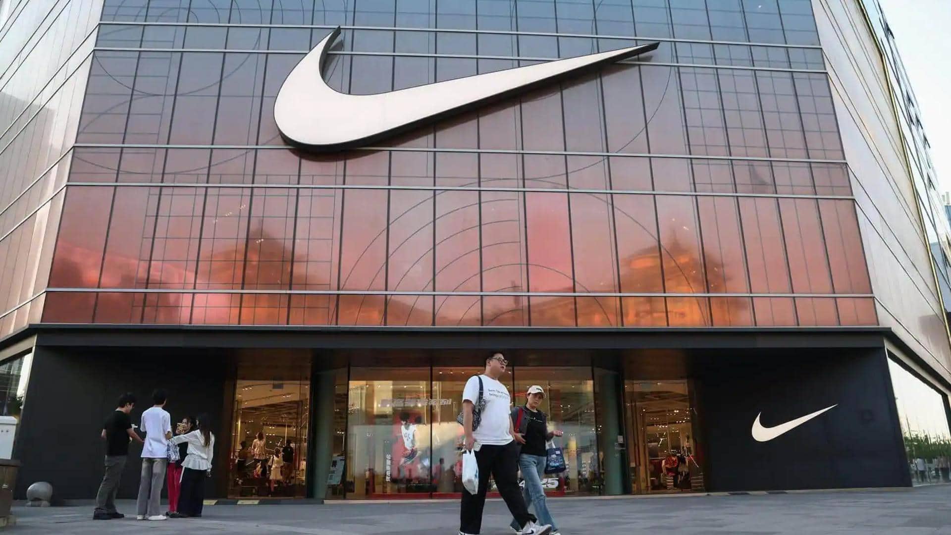 नाइकी क्यों करने जा रही 1,400 कर्मचारियों की छंटनी?