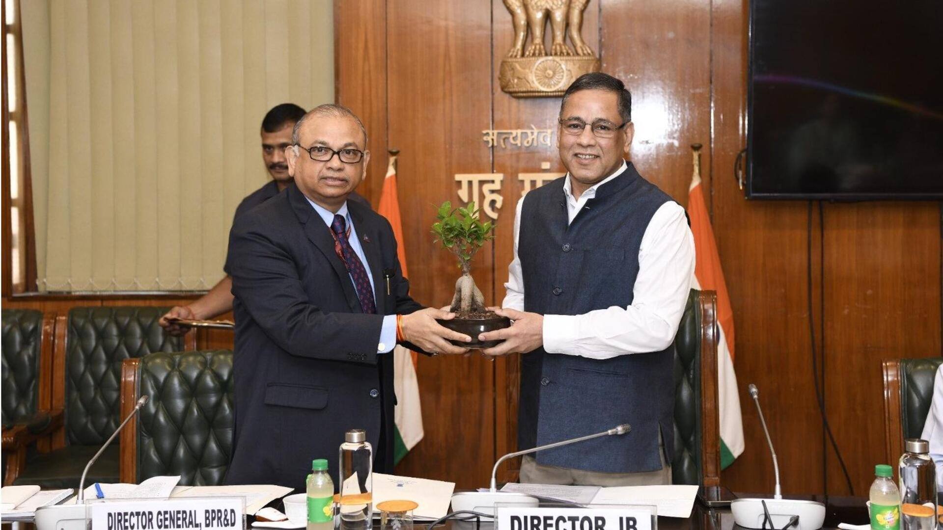 इंटेलिजेंस ब्यूरो के प्रमुख तपन डेका को दूसरी बार मिला एक साल का सेवा विस्तार इंटेलिजेंस ब्यूरो के प्रमुख तपन डेका को दूसरी बार मिला एक साल का सेवा विस्तार