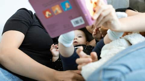 बचपन में दादी-नानी से रात को सुनी हैं कहानियां? जानिए इससे बच्चों को होने वाले फायदे