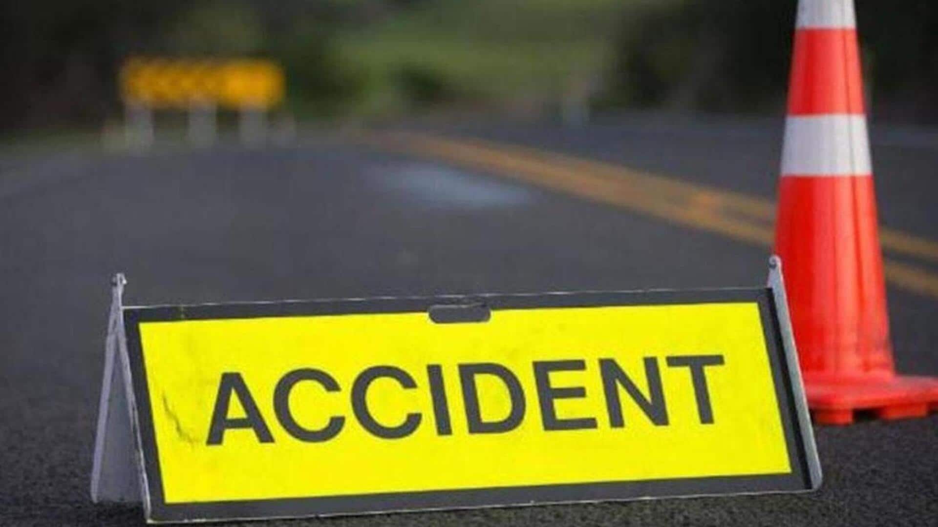 मध्य प्रदेश: पेड़ से टकराई तेज रफ्तार कार, 5 अधिकारियों की मौत