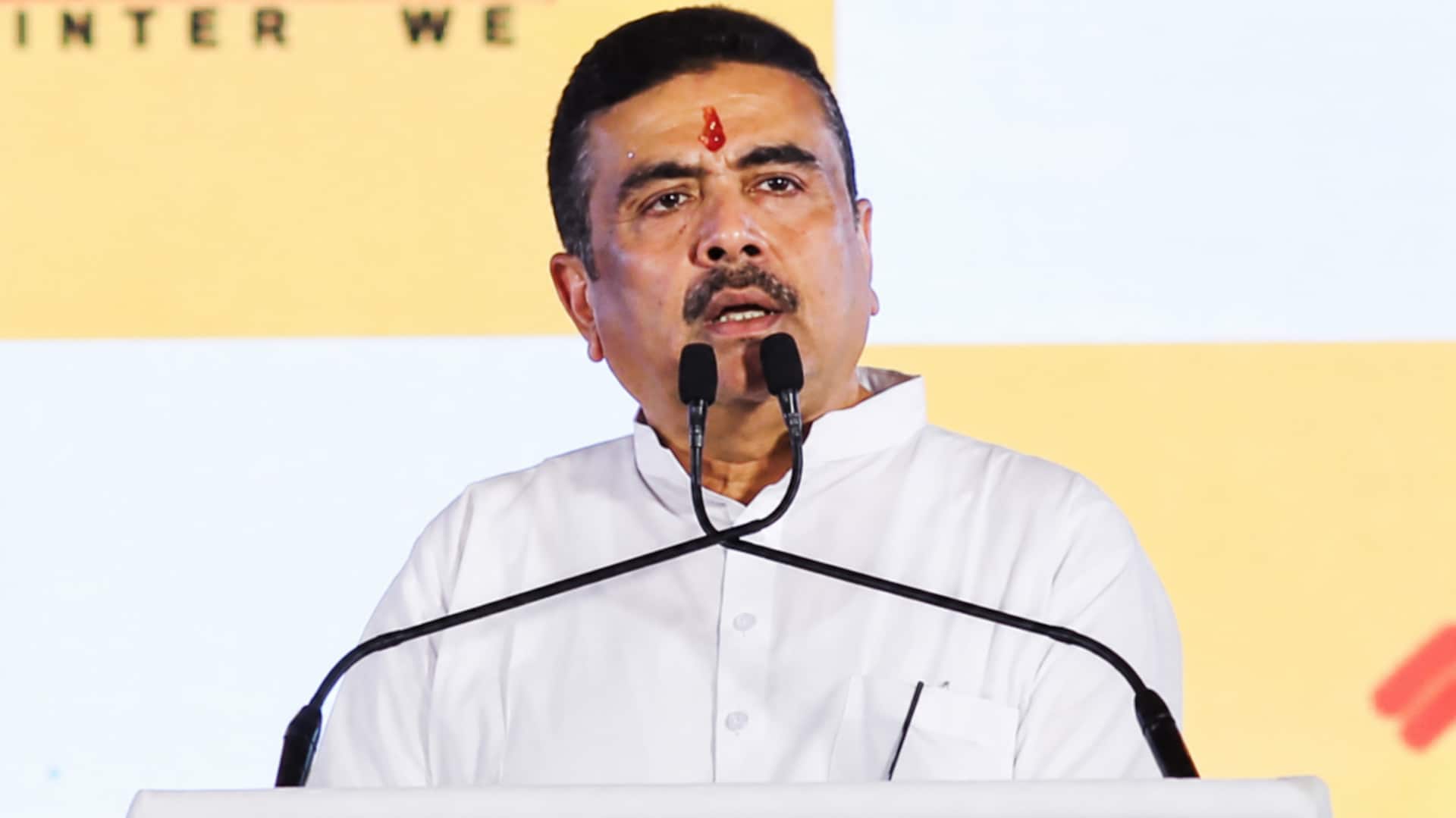 पश्चिम बंगाल के मुख्यमंत्री सुवेंदु अधिकारी के हेलीकॉप्टर की कोलाघाट में आपातकालीन लैंडिंग