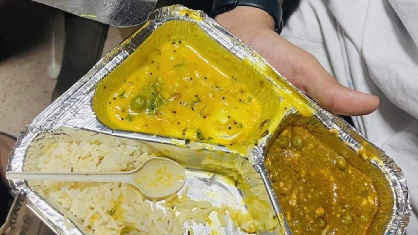 महिला यात्री ने रेलवे के खाने को बताया 'जेल का खाना', शेयर की तस्वीर