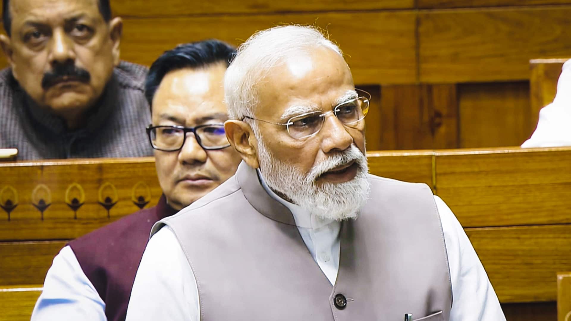 प्रधानमंत्री मोदी ने पश्चिमी एशिया में तनाव को लेकर संसद में कहा- हमारे सामने अप्रत्याशित चुनौतियां