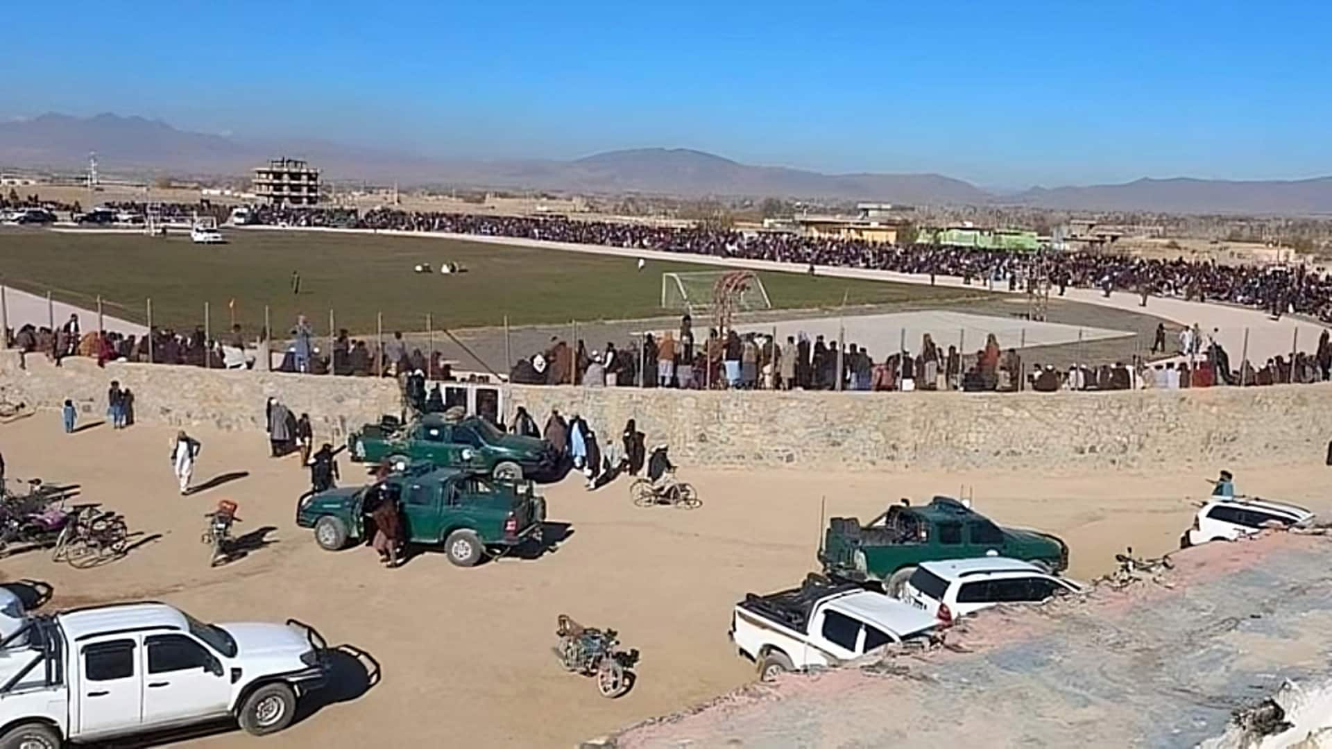 अफगानिस्तान में बच्चे ने दी परिवार के हत्यारे को सजा, भरे स्टेडियम में गोलियों से भूना