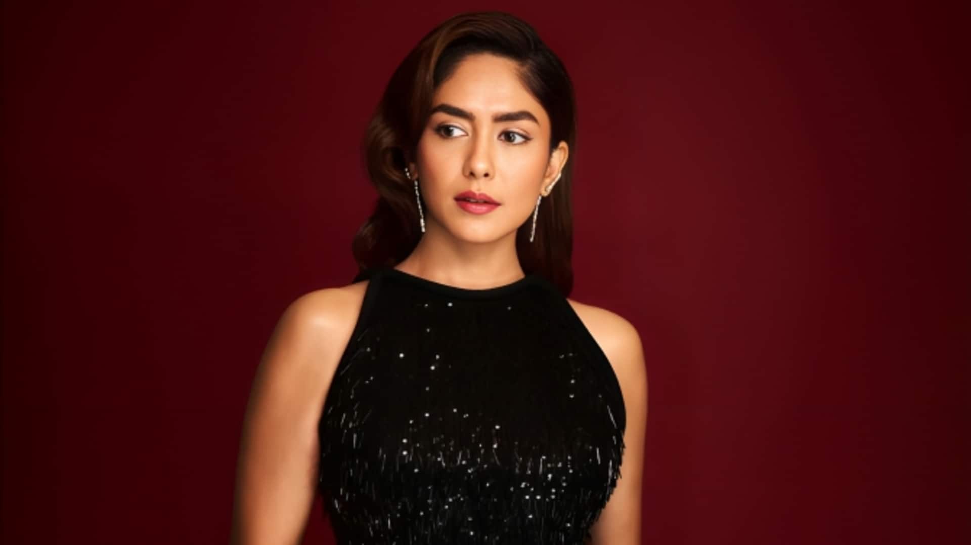 मृणाल ठाकुर बोलीं- चंकी पांडे को अपने पति के रूप में देख हिल गई थी मैं