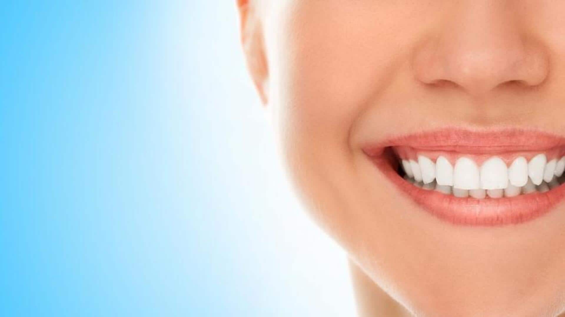 सेहत के बारे में बहुत कुछ बताते हैं दांत, इन 5 संकेतों को न करें नजरअंदाज 