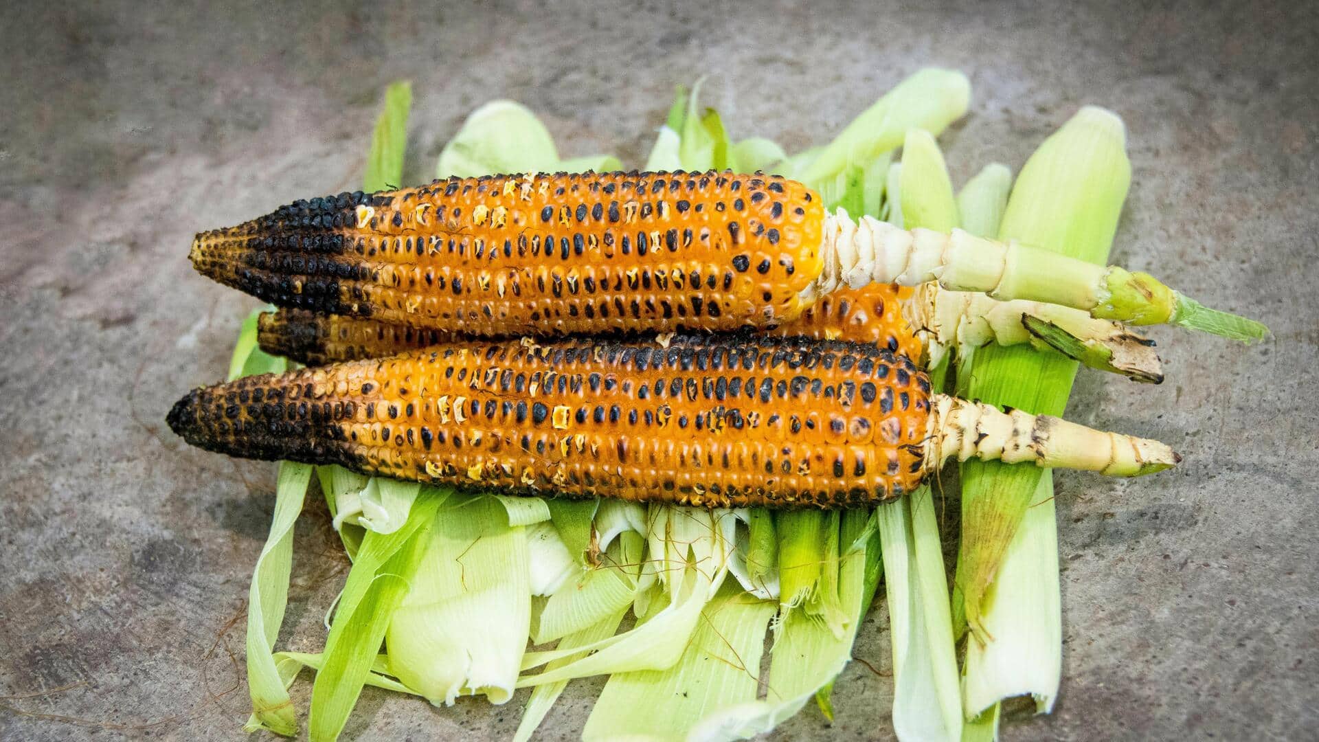 मानसून का सबसे पसंदीदा पकवान है भुट्टा, इसका इन 5 तरीकों से लें आनंद