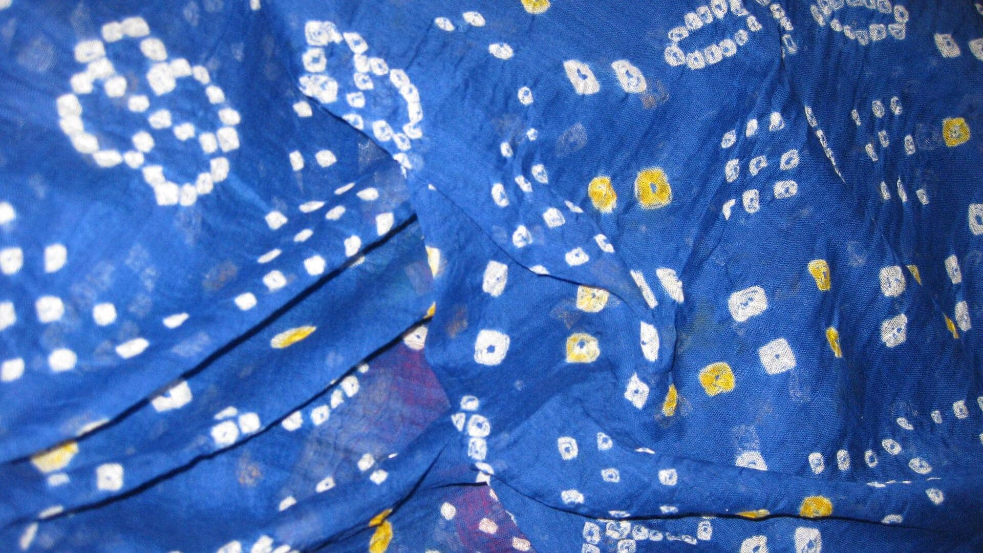 गर्मियों में बैंडहनी स्कार्फ पहनने का बना रही हैं प्लान? इस तरह से करें स्टाइल