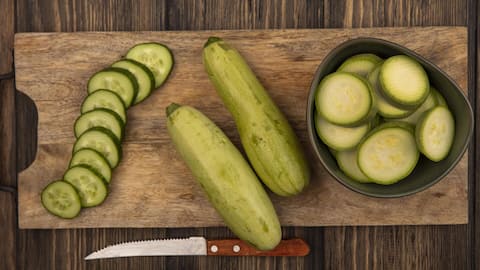 खीरा बनाम जुकिनी: जानिए इन दोनों सब्जियों के बीच के अंतर और फायदे
