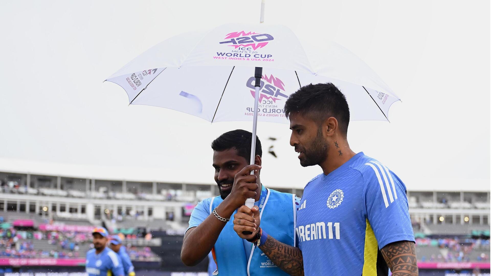 भारत बनाम पाकिस्तान: टॉस जीतकर पाकिस्तान की पहले गेंदबाजी, लेकिन बारिश के कारण मैच में देरी 