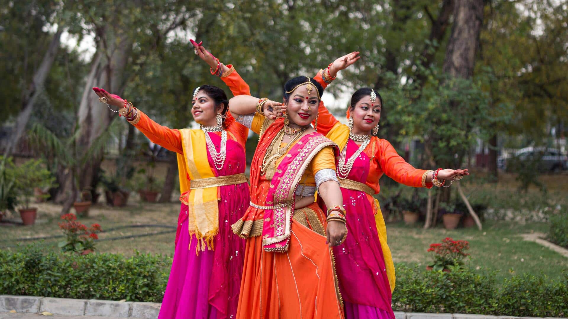 हर क्लासिकल डांसर में होनी चाहिए ये खूबियां, सफलता की सीढ़ियां चढ़ने में होती हैं मददगार हर क्लासिकल डांसर में होनी चाहिए ये खूबियां, सफलता की सीढ़ियां चढ़ने में होती हैं मददगार