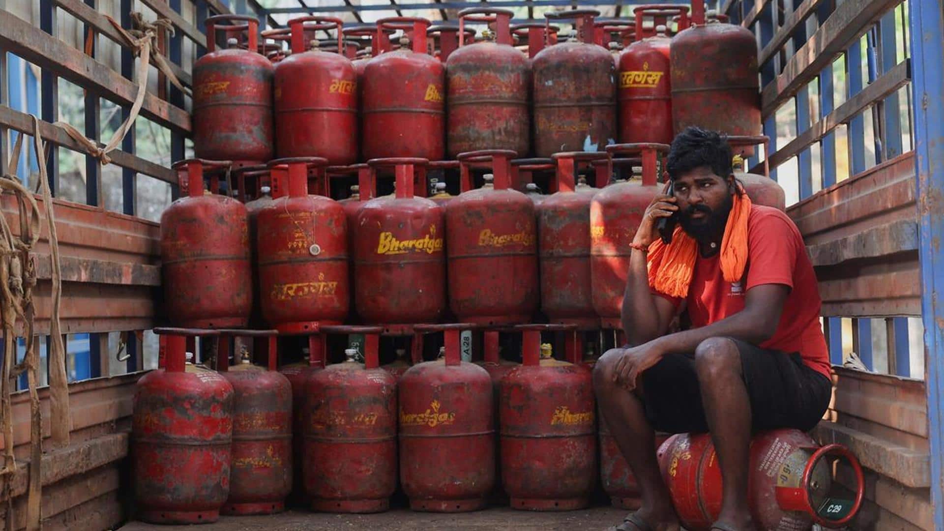 LPG गैस सिलेंडर बुकिंग के नाम पर हो रही ठगी, कैसे रहें इससे सुरक्षित?
