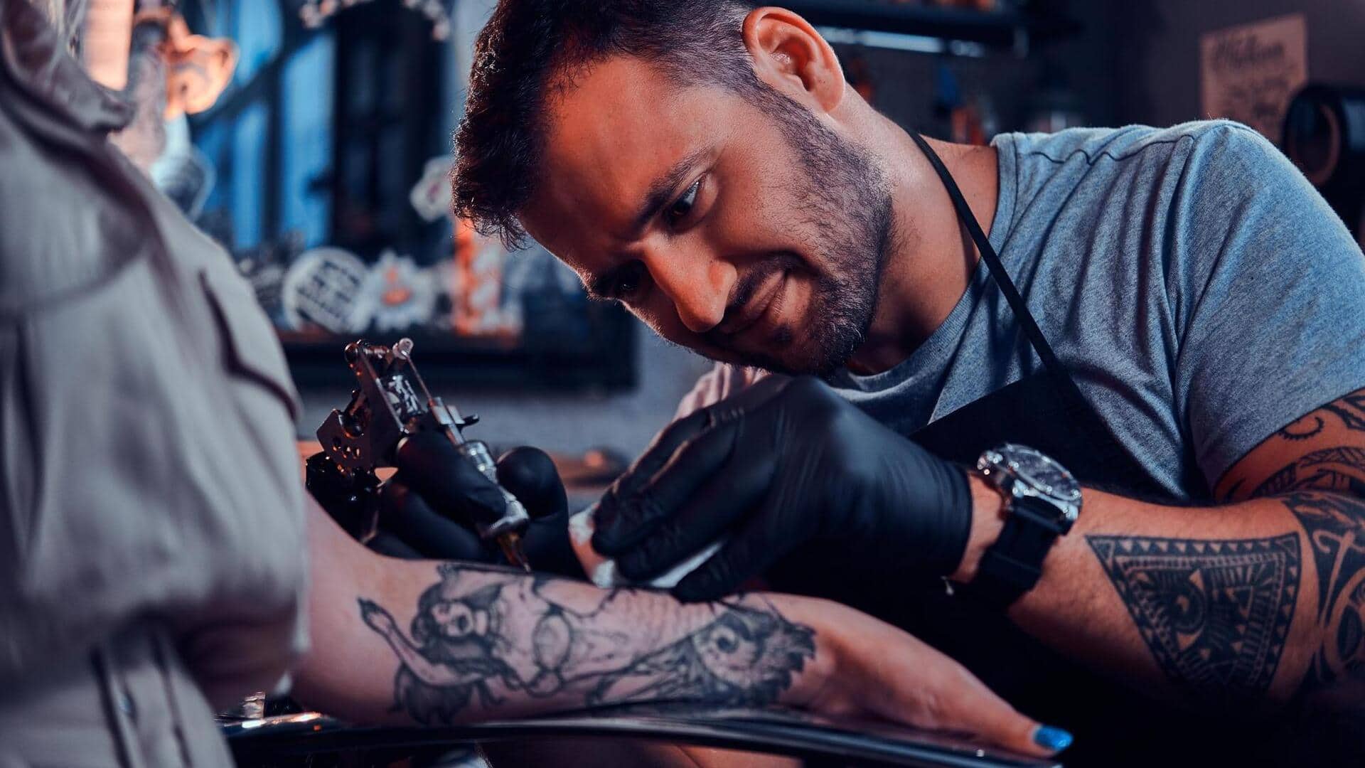 पहली बार टैटू बनवाने की सोच रहे हैं तो इन बातों का रखें ध्यान, होगा फायदा