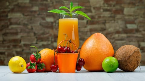 फलों का जूस पीना हमेशा स्वास्थ्यवर्धक नहीं होता, जानिए कितना सेवन करना है ठीक