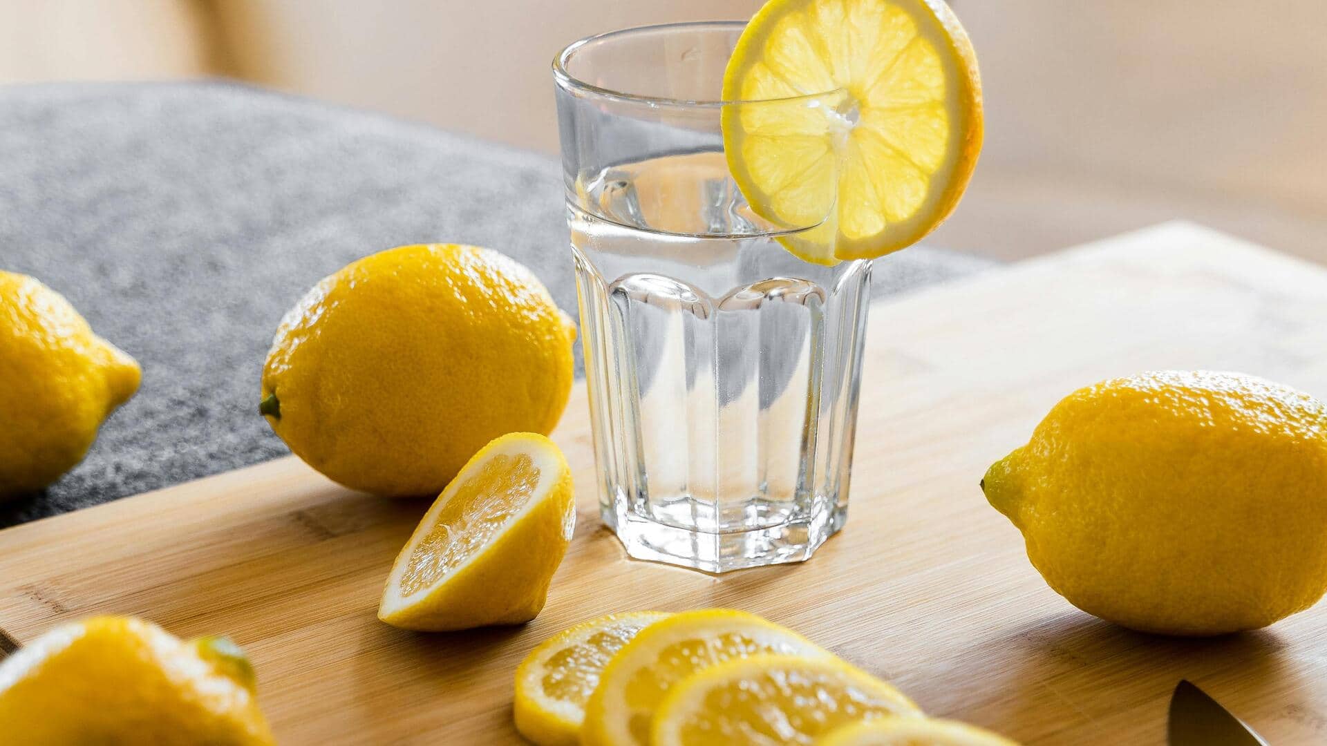 क्या नींबू पानी पीने से वाकई पेट की बीमारियों से मिलती है राहत? जानिए सच्चाई