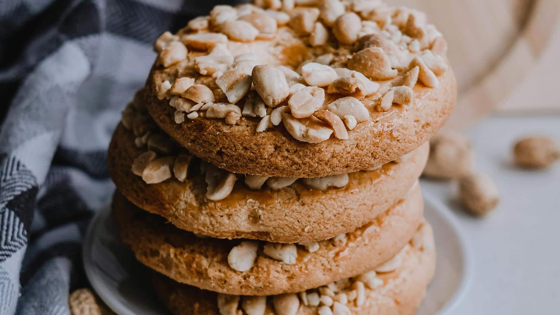 मूंगफली से बने ये लजीज मीठे व्यंजन आपको जरूर आएंगे पसंद, खा कर देखें