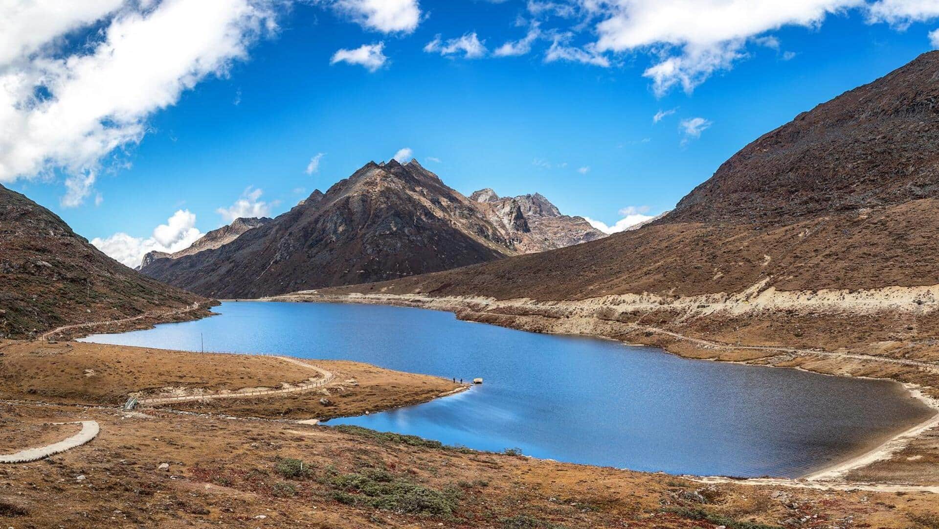 सुंदर झीलों और नदियों के किनारे स्थित हैं ये पर्यटन स्थल, एक बार जरूर करें यात्रा