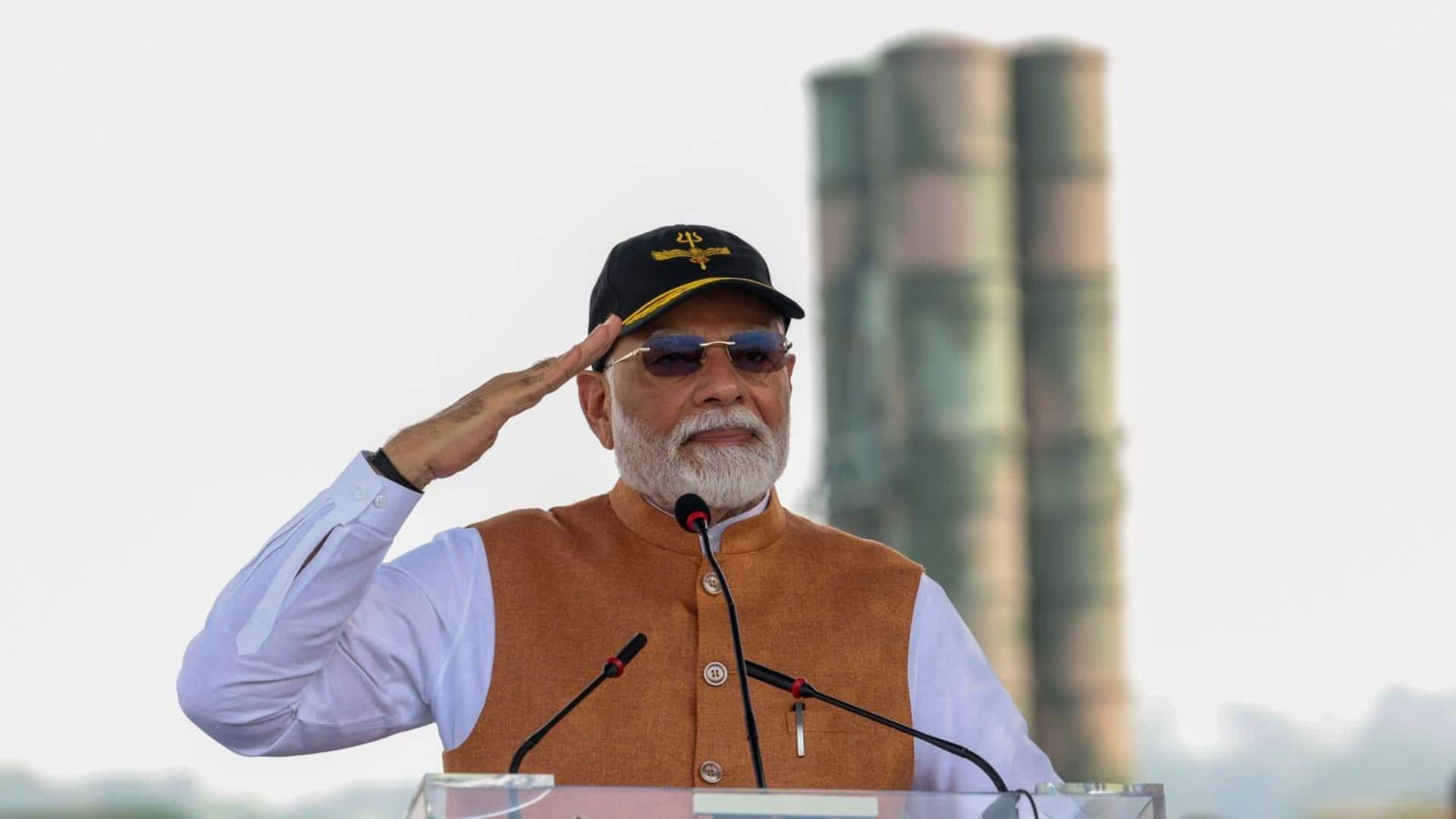 प्रधानमंत्री नरेंद्र मोदी बोले- हम घर में घुसकर मारेंगे और बचने का मौका तक नहीं देंगे प्रधानमंत्री नरेंद्र मोदी बोले- हम घर में घुसकर मारेंगे और बचने का मौका तक नहीं देंगे