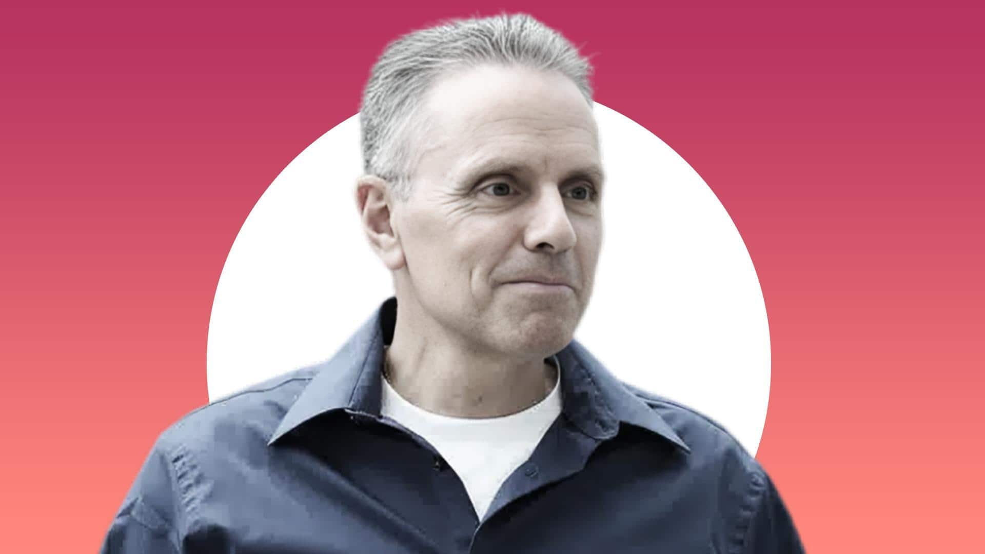 ऐपल के चिप प्रमुख जॉनी स्रूजी ने कंपनी छोड़ने की अफवाहों को बताया गलत 