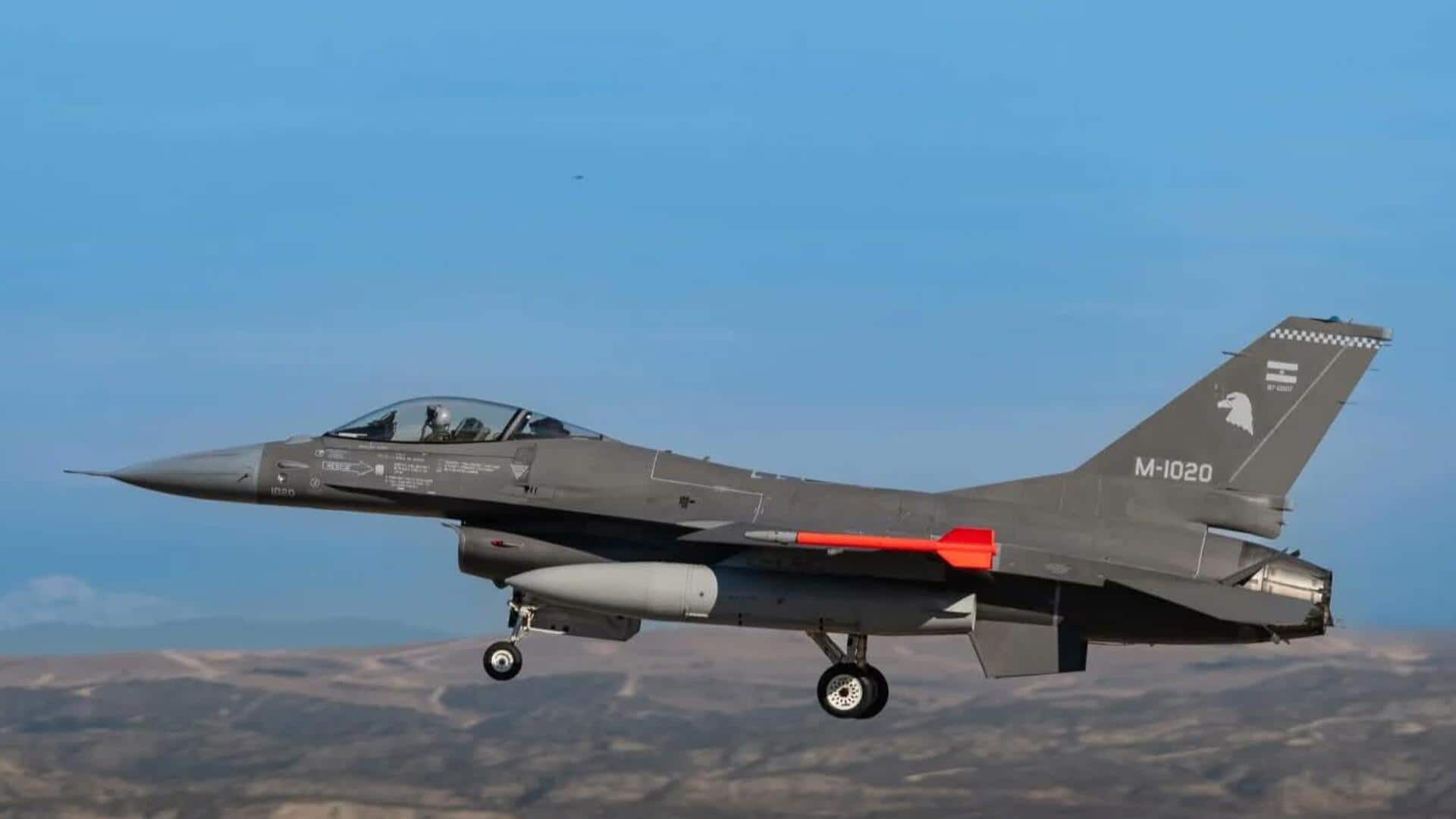 अमेरिका के कैलिफोर्निया में F-16 लड़ाकू विमान दुर्घटनाग्रस्त, पायलट ने अपनी जान बचाई