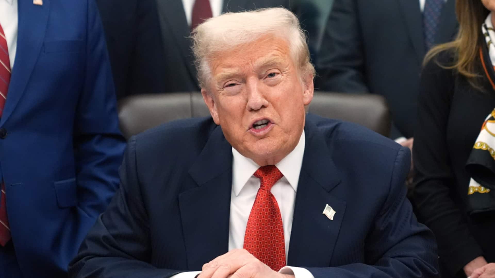 खार्ग द्वीप पर कब्जा कर सकता है अमेरिका, डोनाल्ड ट्रंप बोले- ईरान से तेल छीनना पसंद