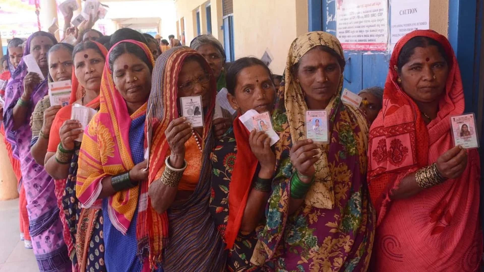 #NewsBytesExplainer: बिहार चुनाव में महिलाओं ने कैसे किया रिकॉर्ड मतदान, NDA या महागठबंधन में किसे फायदा?