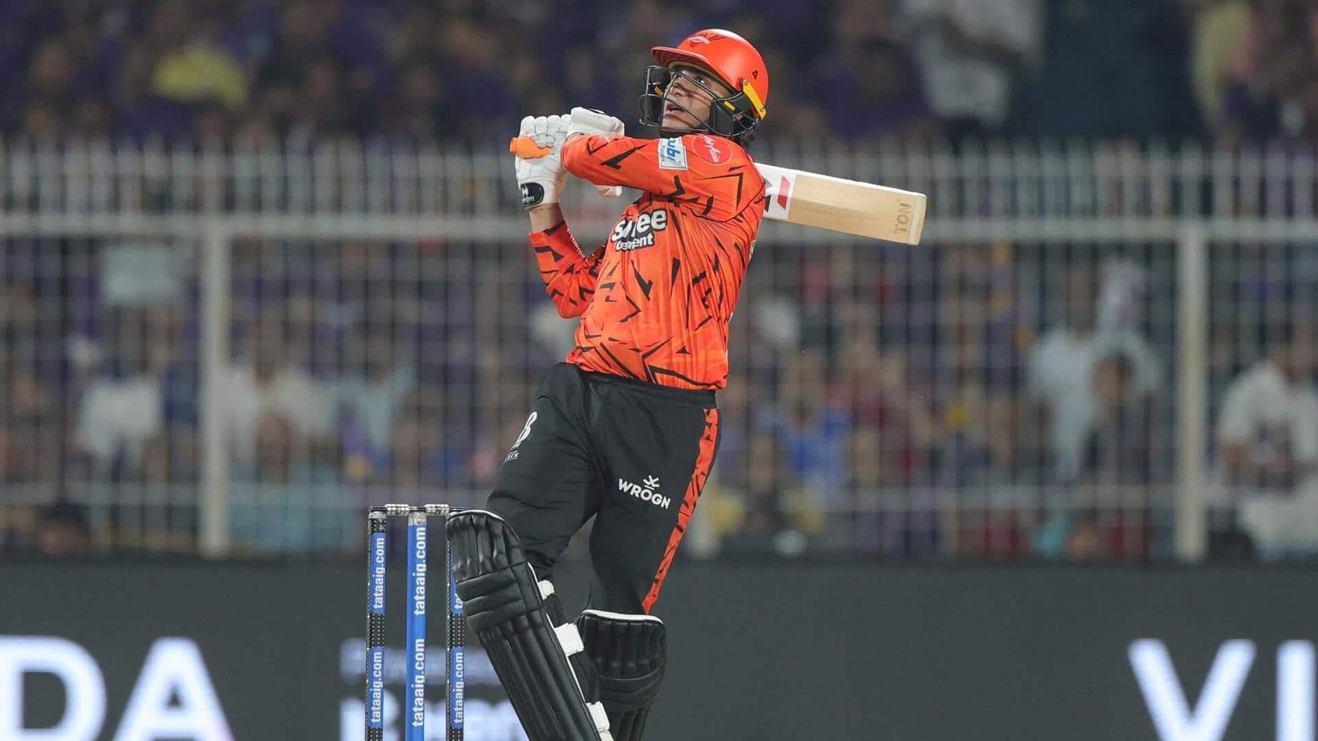 IPL 2026: अभिषेक शर्मा पर अभद्र भाषा के इस्तेमाल के लिए लगा जुर्माना