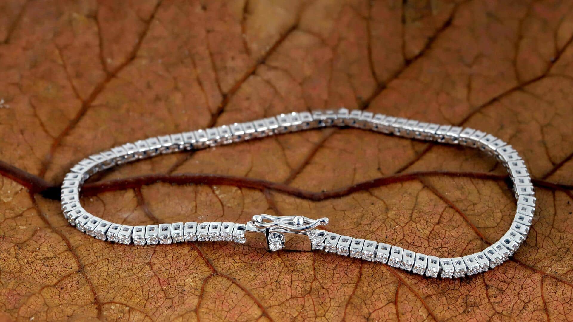 चांदी के गहनों को साफ करने के लिए अपनाएं ये 5 सरल तरीके