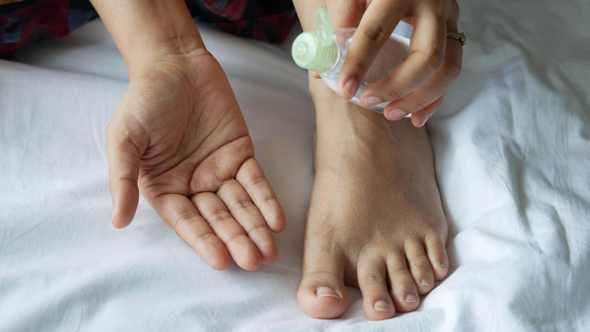 लंबे समय तक काम करने के बाद हाथ-पैरों को आराम देने के लिए अपनाएं ये तरीके