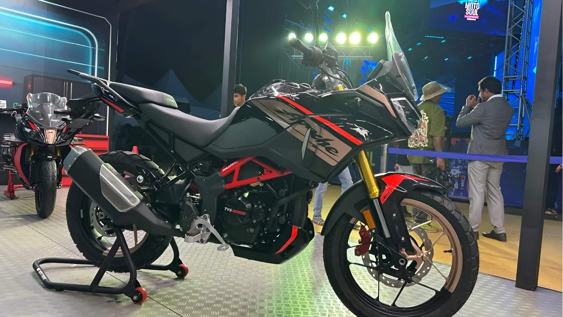 TVS अपाचे RTX 300 का 20वां एनिवर्सरी एडिशन पेश, जानिए क्या मिलते हैं बदलाव 