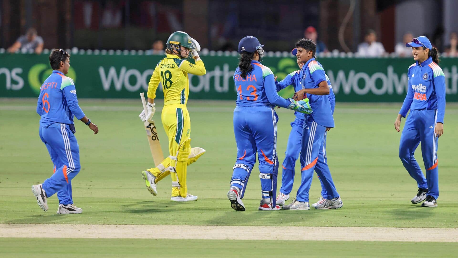 ऑस्ट्रेलिया महिला टीम ने पहले वनडे में भारत को हराया, सीरीज में बनाई 1-0 की बढ़त