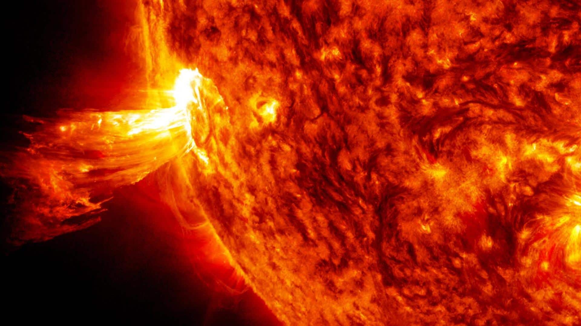 सोलर फ्लेयर के प्रभाव से हुआ रेडियो ब्लैकआउट, पृथ्वी पर आ सकता सौर तूफान 