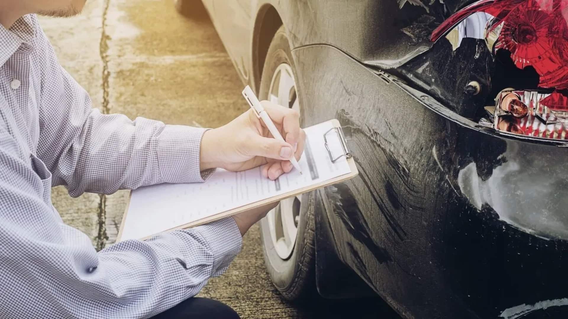 किन कारणों से अटक सकता है कार का बीमा क्लेम? भूलकर भी न करें ये गलतियां 