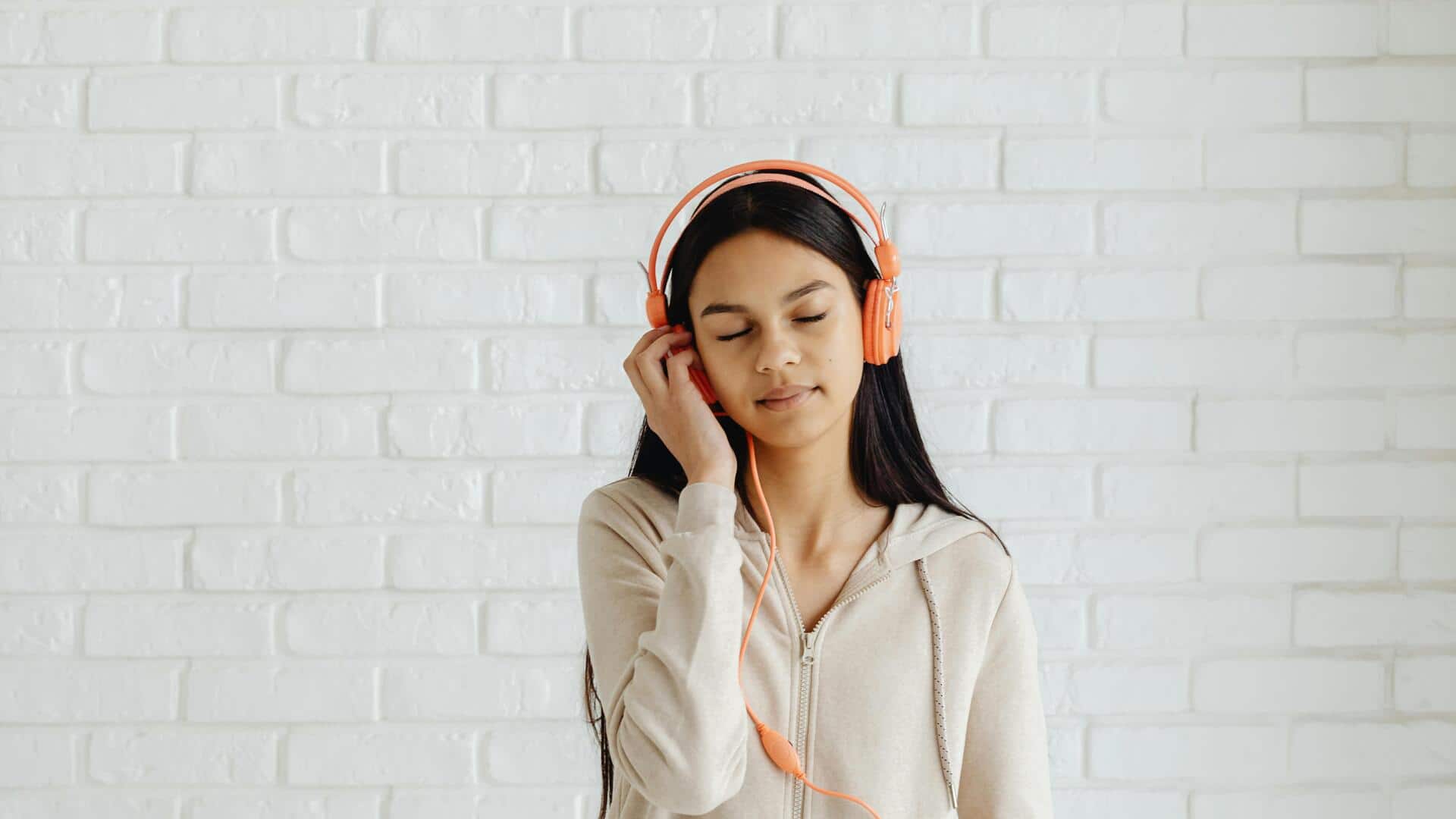 मूड को बेहतर करने के लिए दैनिक दिनचर्या में शामिल करें ये 5 ग्राउंडिंग सेंसरी अनुष्ठान